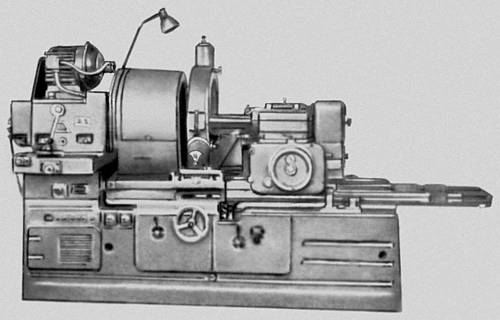 Рис. 3л. Основные типы металлорежущих станков. Внутришлифовальный станок (3260).