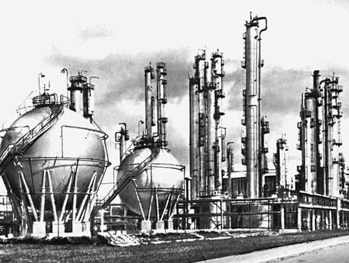 Бутадиеновые установки нефтехимического комбината в г. Плоцк.