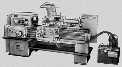 Рис. 3з. Основные типы металлорежущих станков. Универсальный токарно-винторезный станок с автоматическим циклом (1K62A).